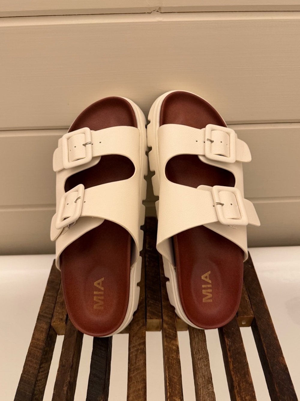 MIA Cameronn Flatform Sandal - Picture 4 of 7